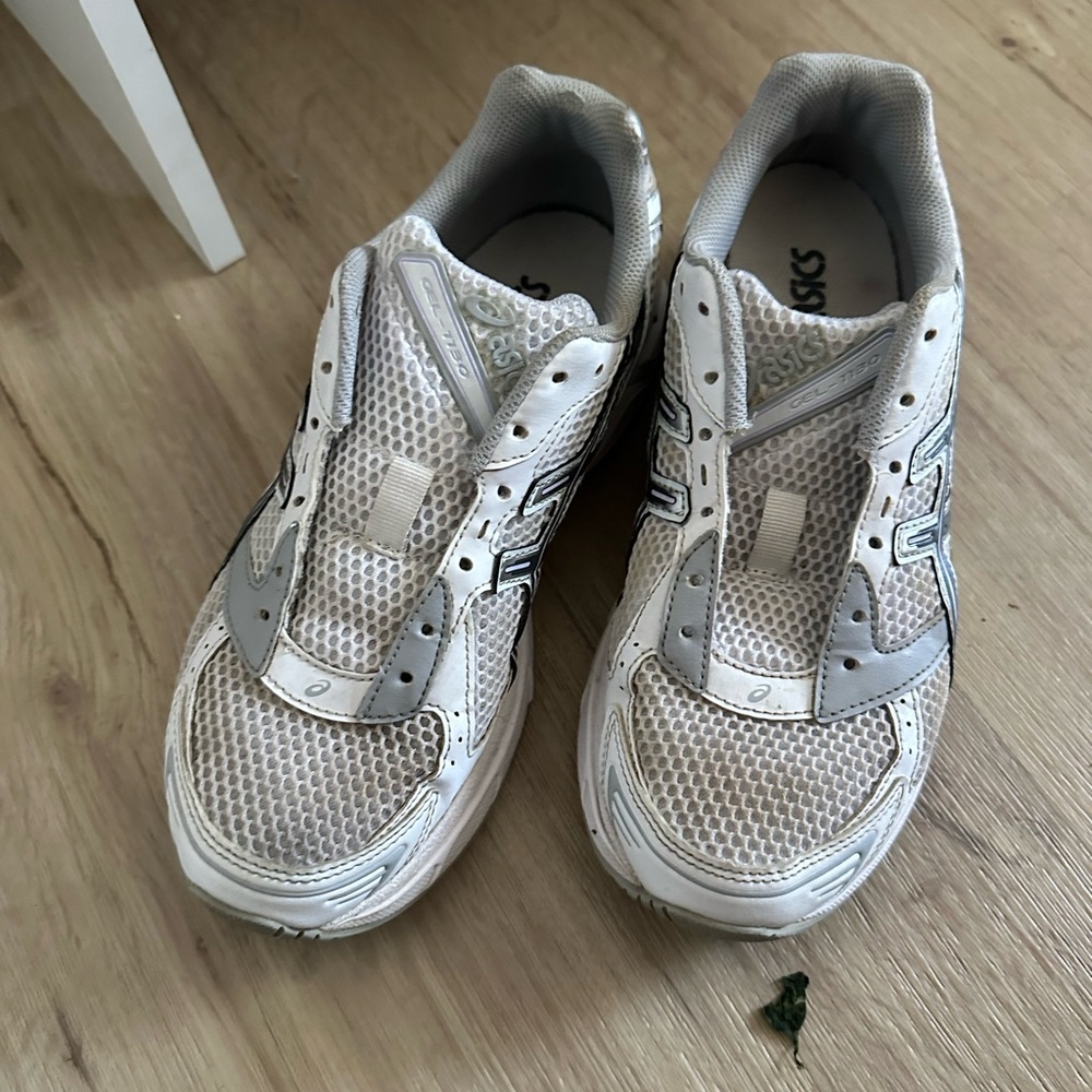 Women’s ASICS GEL 1130